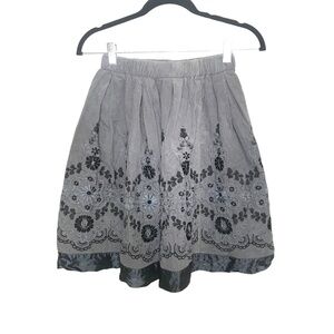 Vintage-Style Gray Embroidered A-Line Midi Skirt – Floral Boho Detail